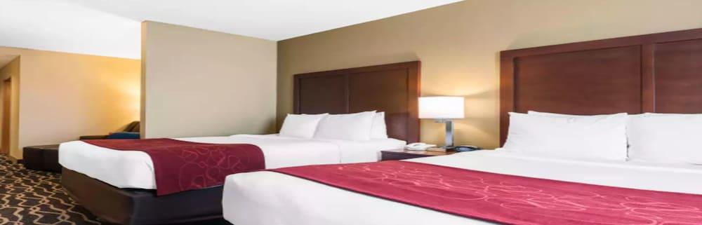 Comfort Suites Tampa Airport North Exterior foto