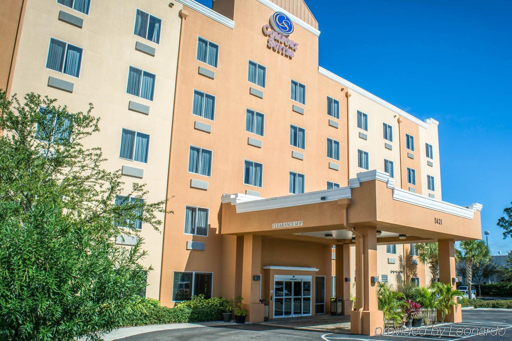 Comfort Suites Tampa Airport North Exterior foto
