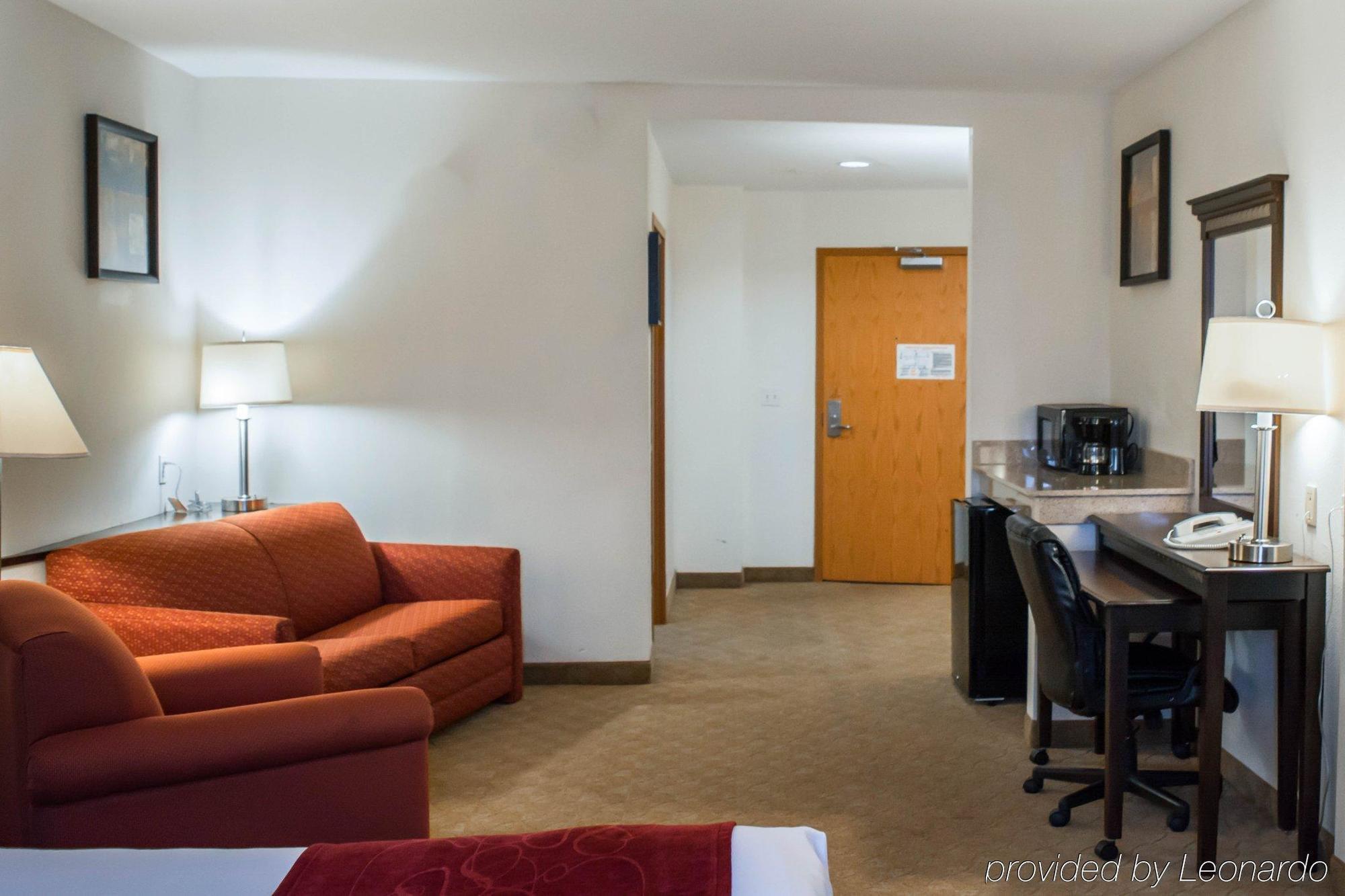 Comfort Suites Tampa Airport North Exterior foto