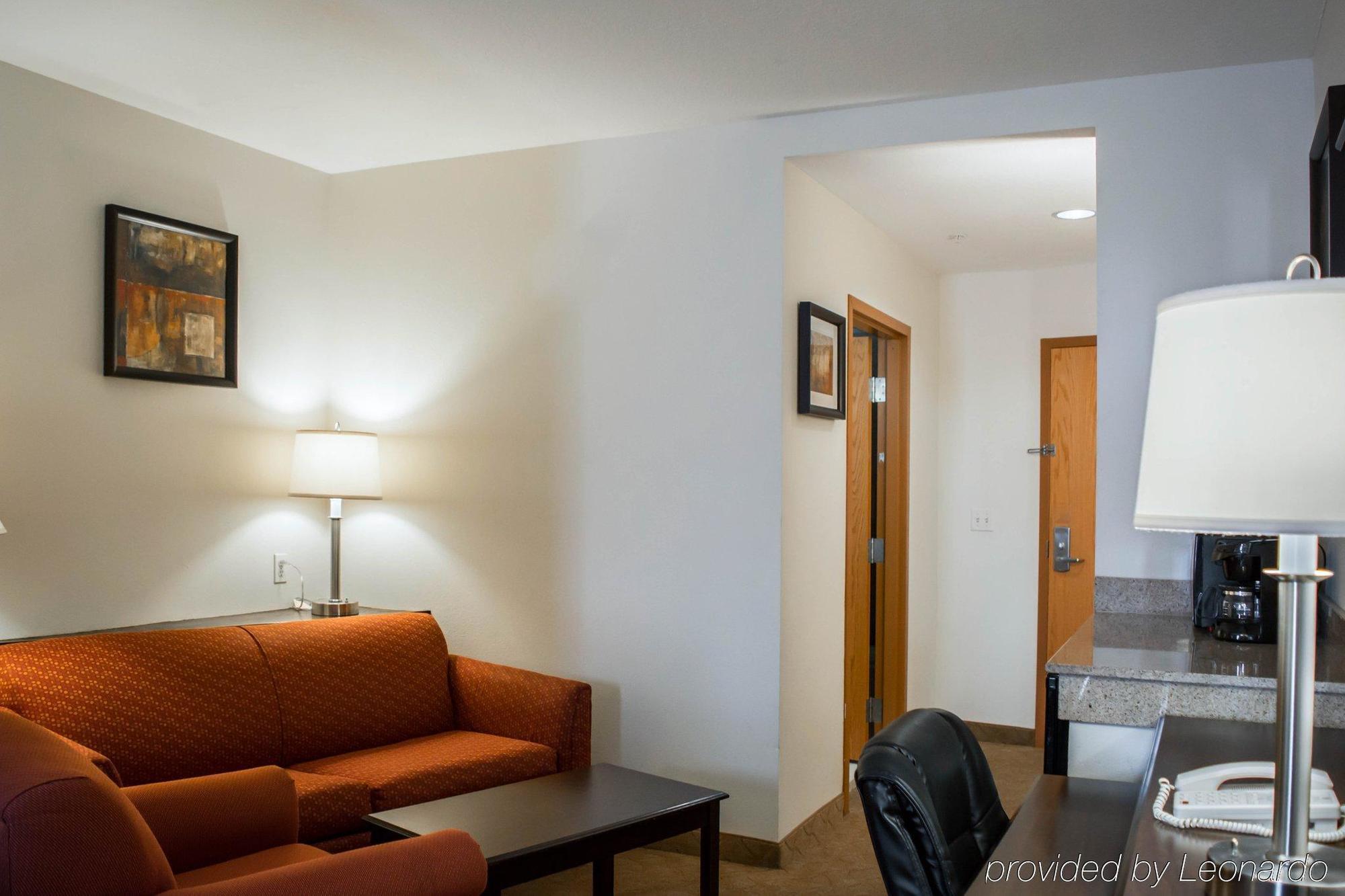 Comfort Suites Tampa Airport North Exterior foto